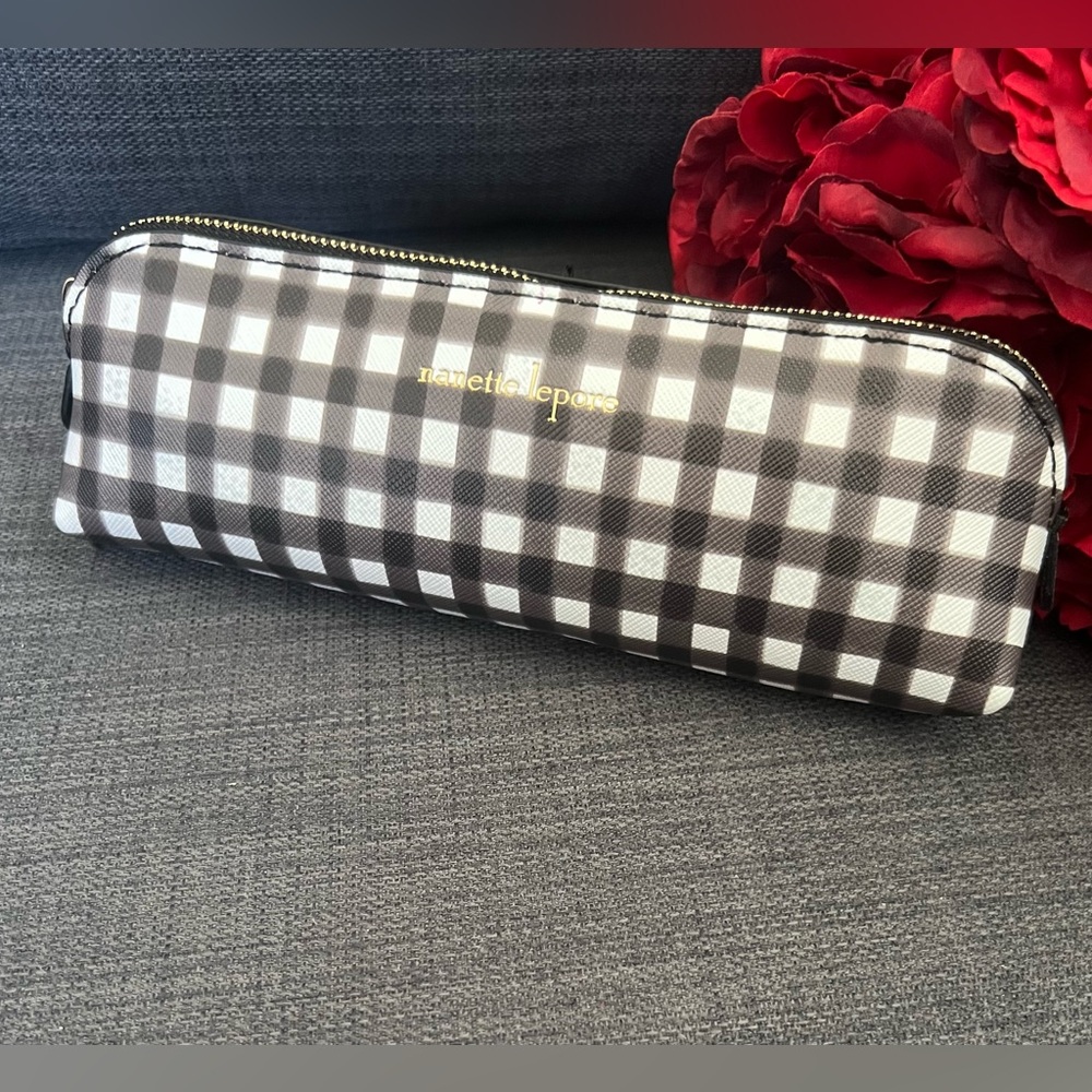 NWT NANETTE LEPORE MAKEUP COSMETIC BAG GLASS CASE